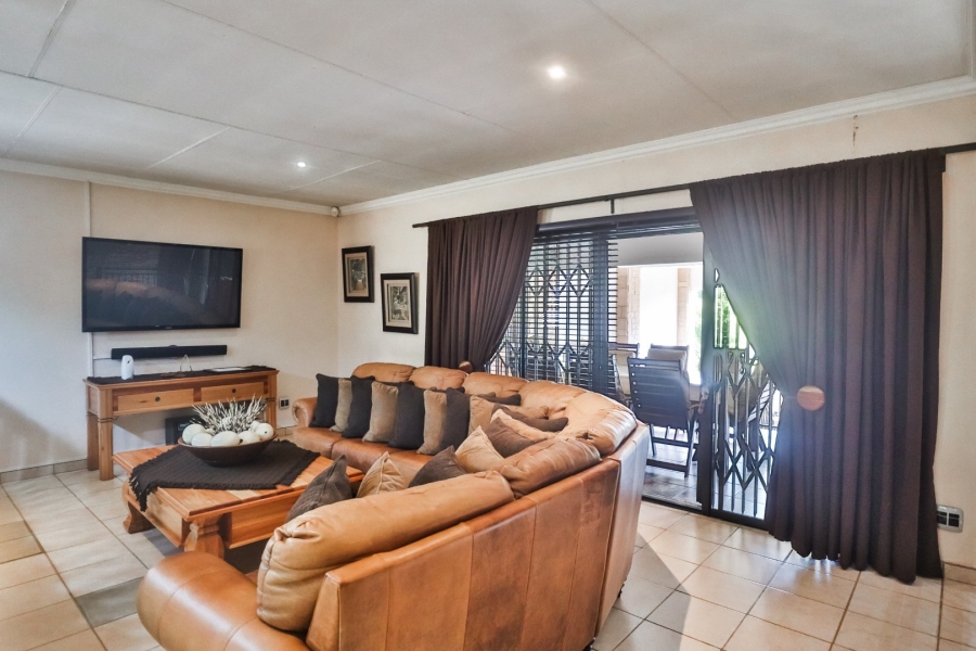 5 Bedroom Property for Sale in Meerhof North West